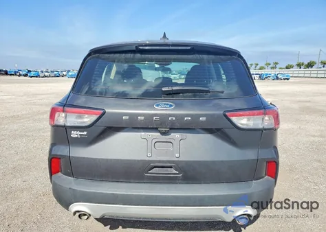 2020 Ford Escape S z USA, uszkodzony, nr VIN 1FMCU0F65LUC54891